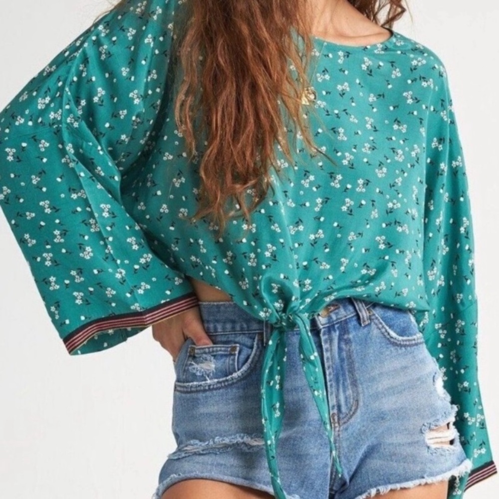 Billabong Green Floral Tie-Front Blouse size M